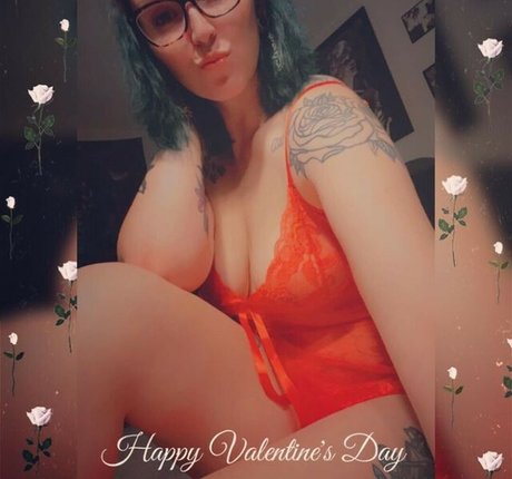 Curious Creature nude star img