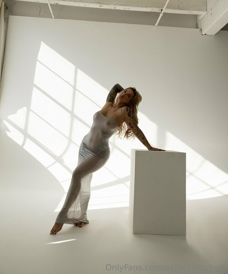 ashleyreschvip sexy actress gallery