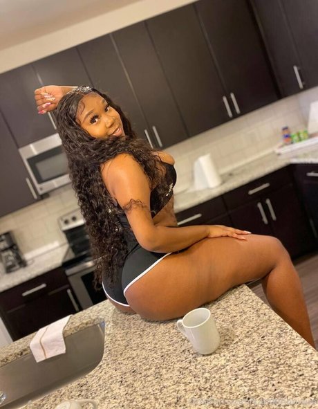 karitamonique model top archive