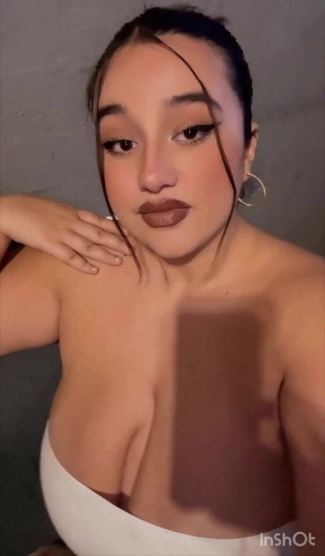 neereeewiii pornographic model pic