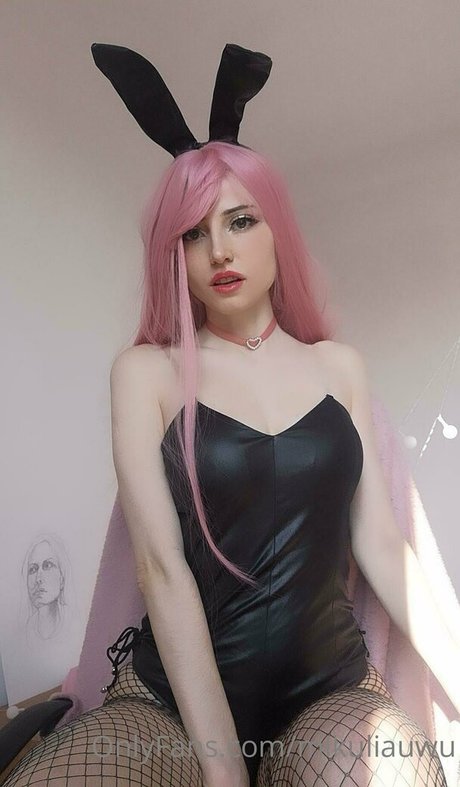 mikuliauwu naked actress pictures