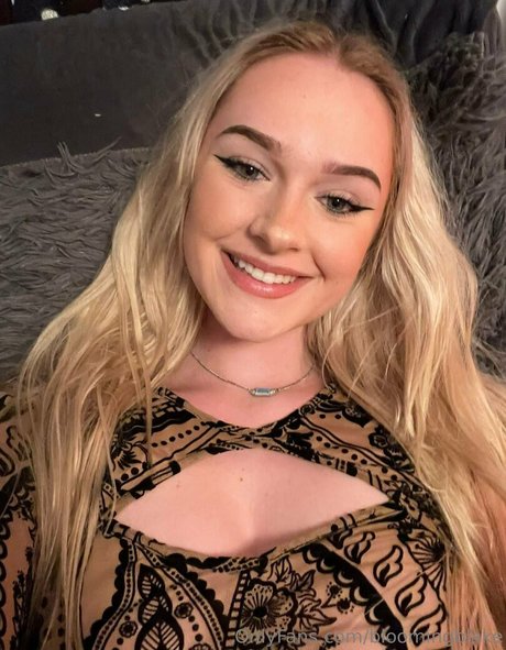 blonde babe onlyfans pornos picture