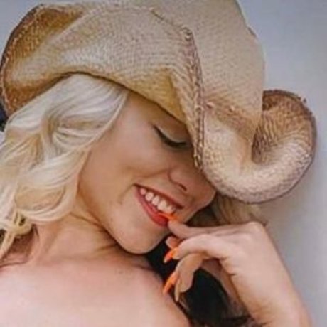 big tits nerd onlyfans pornos image