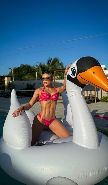 Lairen Berneir erotic model pic