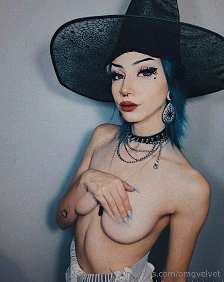 omgvelvet model hd image