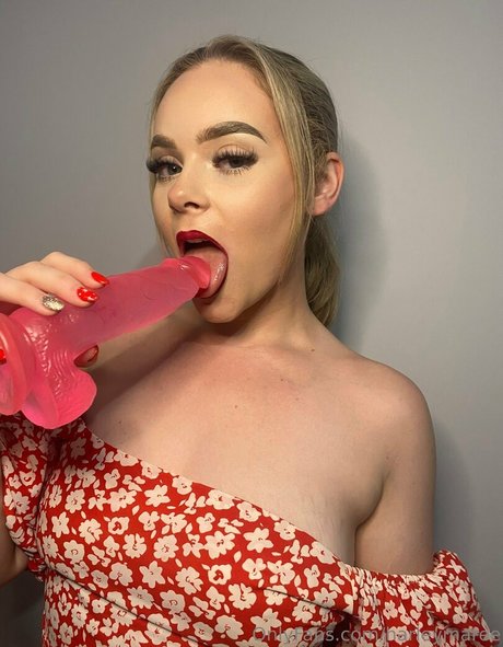 harleymaree model adult pic