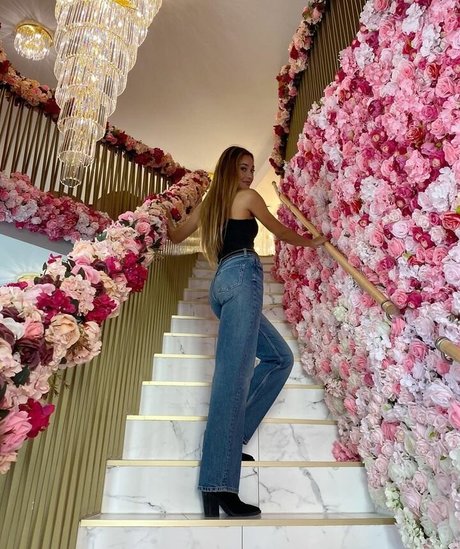 Raquel Mateo star erotic image