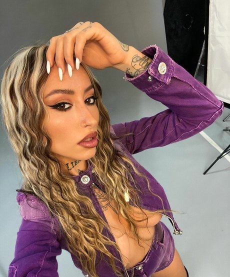 larataylorbb star porn pictures