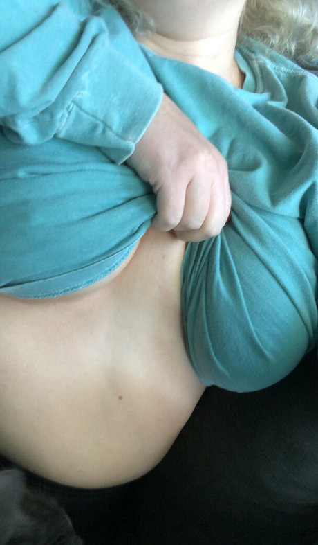 sofiathethirst adult model picture