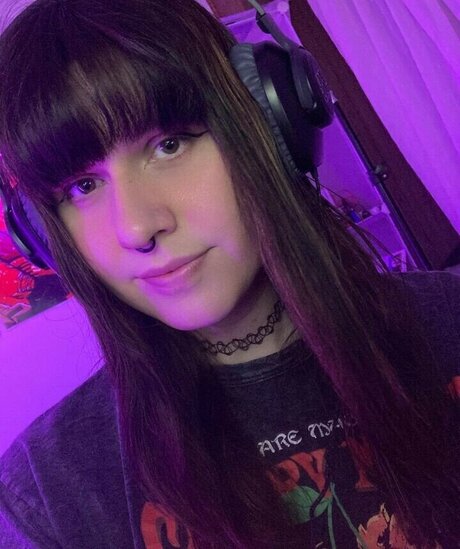 Gothmae model nude picture