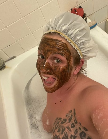 basicbitchbakerybooty naked actress pic