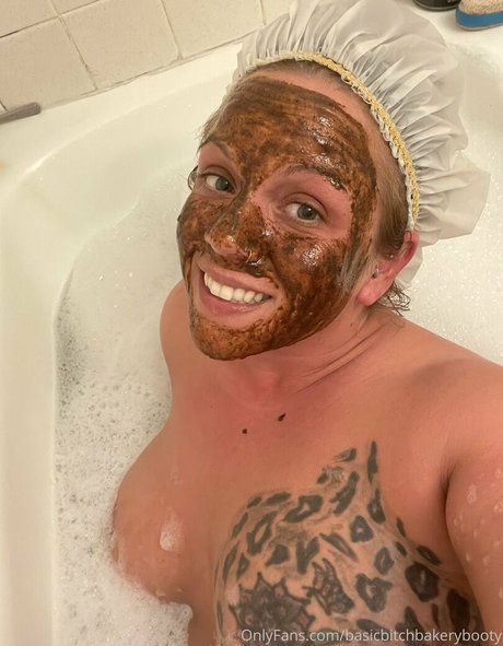 basicbitchbakerybooty naked model photos