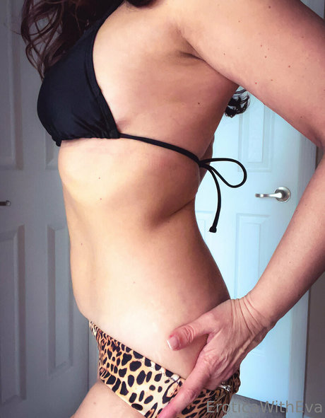 eroticawitheva sex model photo