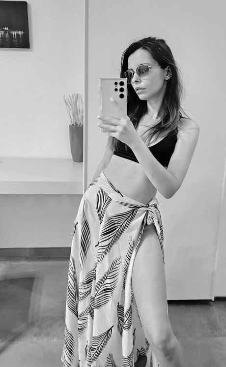 feet milf onlyfans naked picture