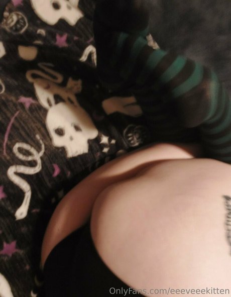 eeeveeekitten hd model pic