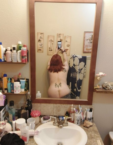 eeeveeekitten xxx actress photo