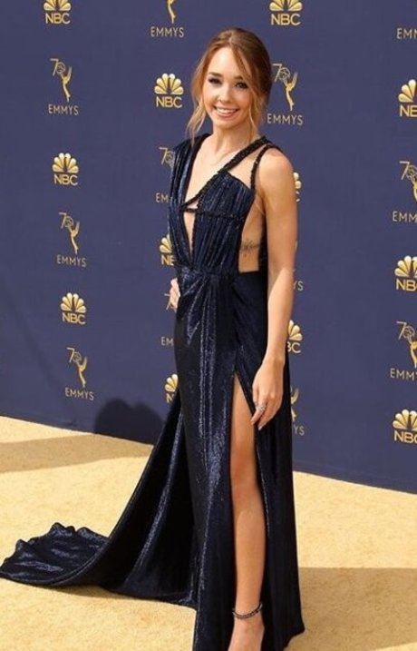 Holly Taylor star naked image