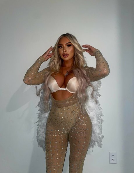 Heaven Brat exclusive pornstar archive