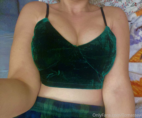 tomastevi star nude gallery