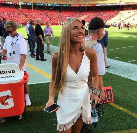 Julia Cole nice model img