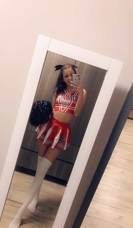 Vera Velvet hot pornstar img