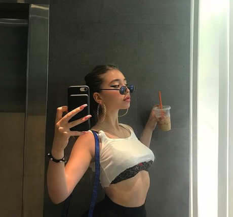 Ayla D lyla top actress pic