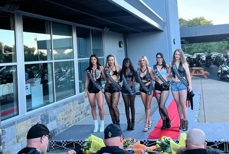 thatdarn foxx adult model photo