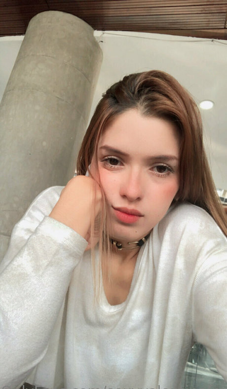 sexyvalentinafree model free pics