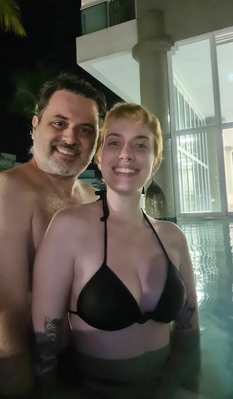 Bela Castelhonebella hot pornstar pictures