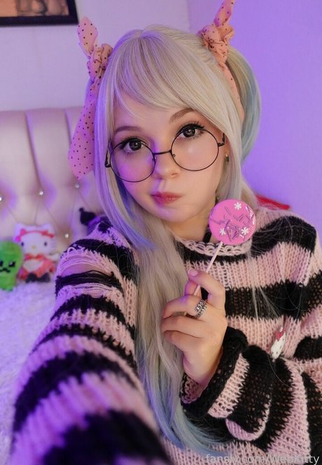 Webkitty model sexy pictures