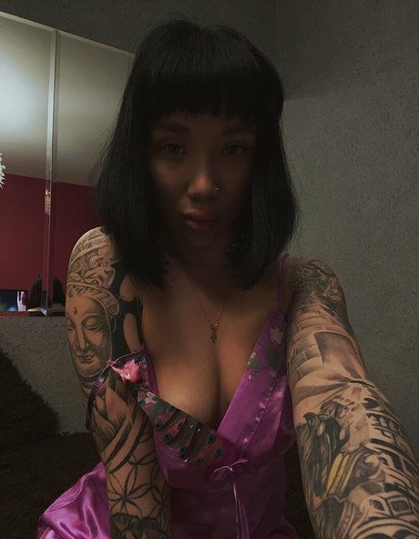 polina molly free model image