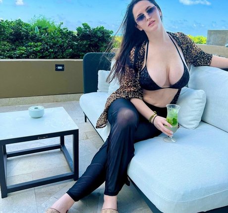 Mizzeves star exclusive pics