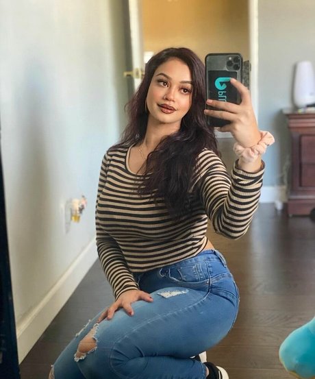 Punjabi Mami hot model pic