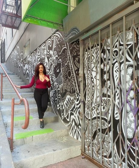 Punjabi Mami star top galleries