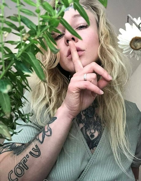 lucy kinky star sex gallery