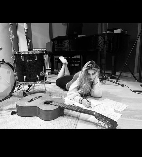 Shabel nudes model photo