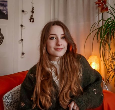 Leonie Christel perfect actress photos