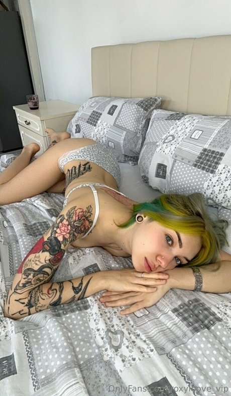 roxyloove free adult actress photos