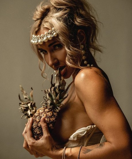 Ksusha Lioness erotic model gallery