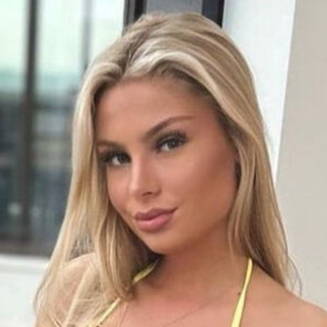 Molly Mercedes star exclusive gallery