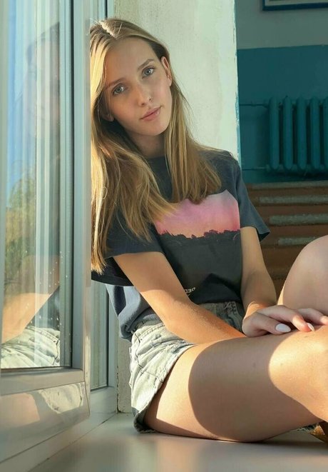 i lina model art image