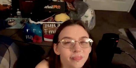 astriddabomb exclusive actress image