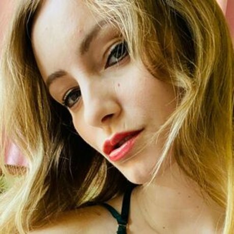 Mistress Victoria Lynn pornstar nudes gallery