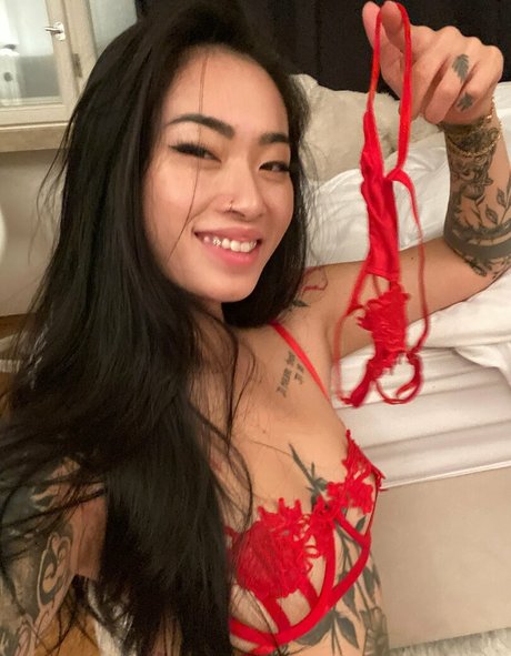 asianina star naked pic