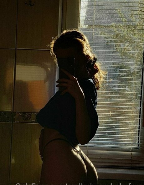 mollyshugarbabyfree porn model picture