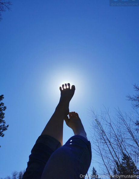 shelbymustaine naked actress pictures