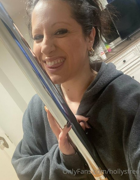 hollyfree erotic star pic