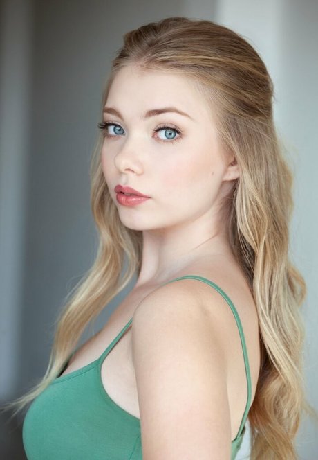 Emilia McCarthy perfect pornstar pics