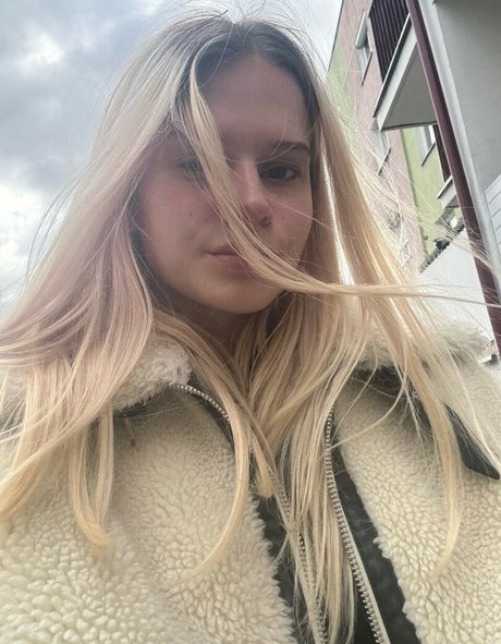 littletinyblonde model adult pictures