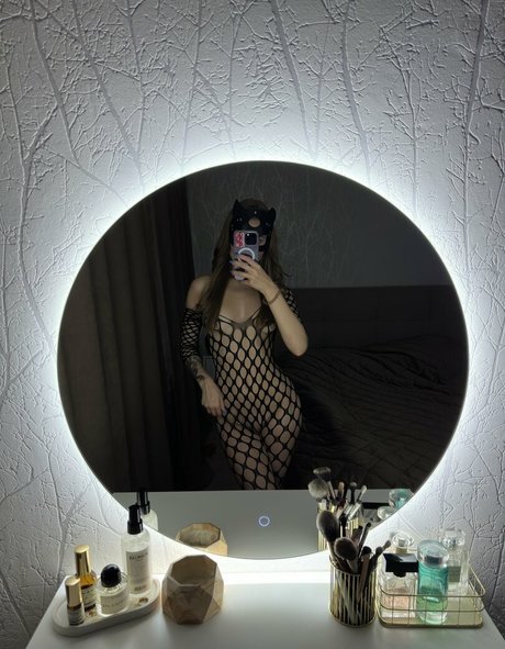 milyshka77 nudes model img